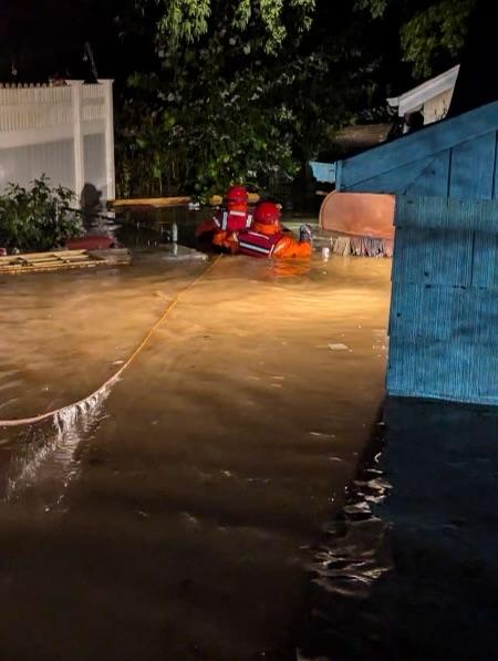 Water Rescue: members from Co.1 swimming across lawn to make entry.2024